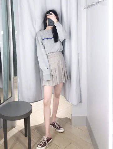 冠軍衛(wèi)衣遇上H&M 一周穿搭不重樣，美成街上的風(fēng)景線