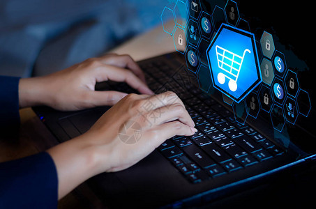 概念手寫(xiě)顯示數(shù)字購(gòu)物在彩色墻上通過(guò)互聯(lián)網(wǎng)方形矩虛幻卡通木購(gòu)買產(chǎn)品或服務(wù)的